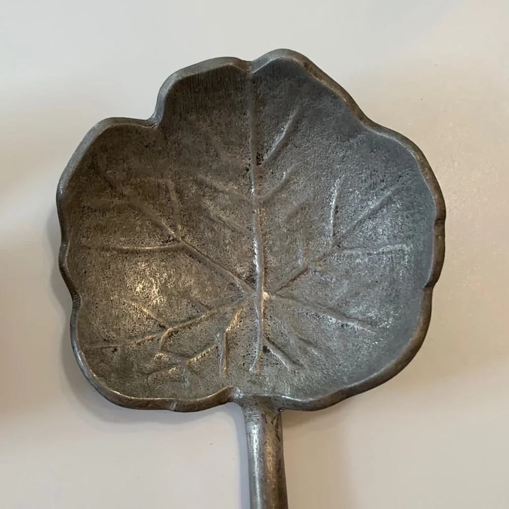 Salad serving spoons, cabbage pattern